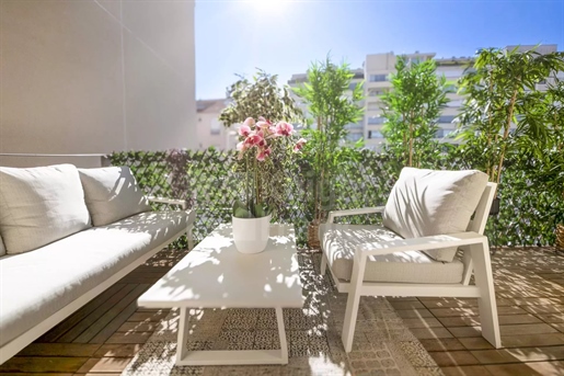 Cannes - Appartement moderne entièrement rénové en plein centre