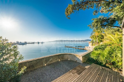 Cap D'antibes - Waterfront villa close to the port and beaches