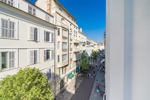 Cannes Centre - Appartement 4 pièces entièrement rénové en plein centre de Cannes