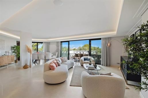 Cap D'antibes - Penthouse in a luxury residence