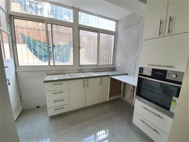Exclusively for sale: Garden apartment in Nachlaot 
