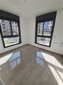 For sale: new apartment in Kiriyat Ha'Leum