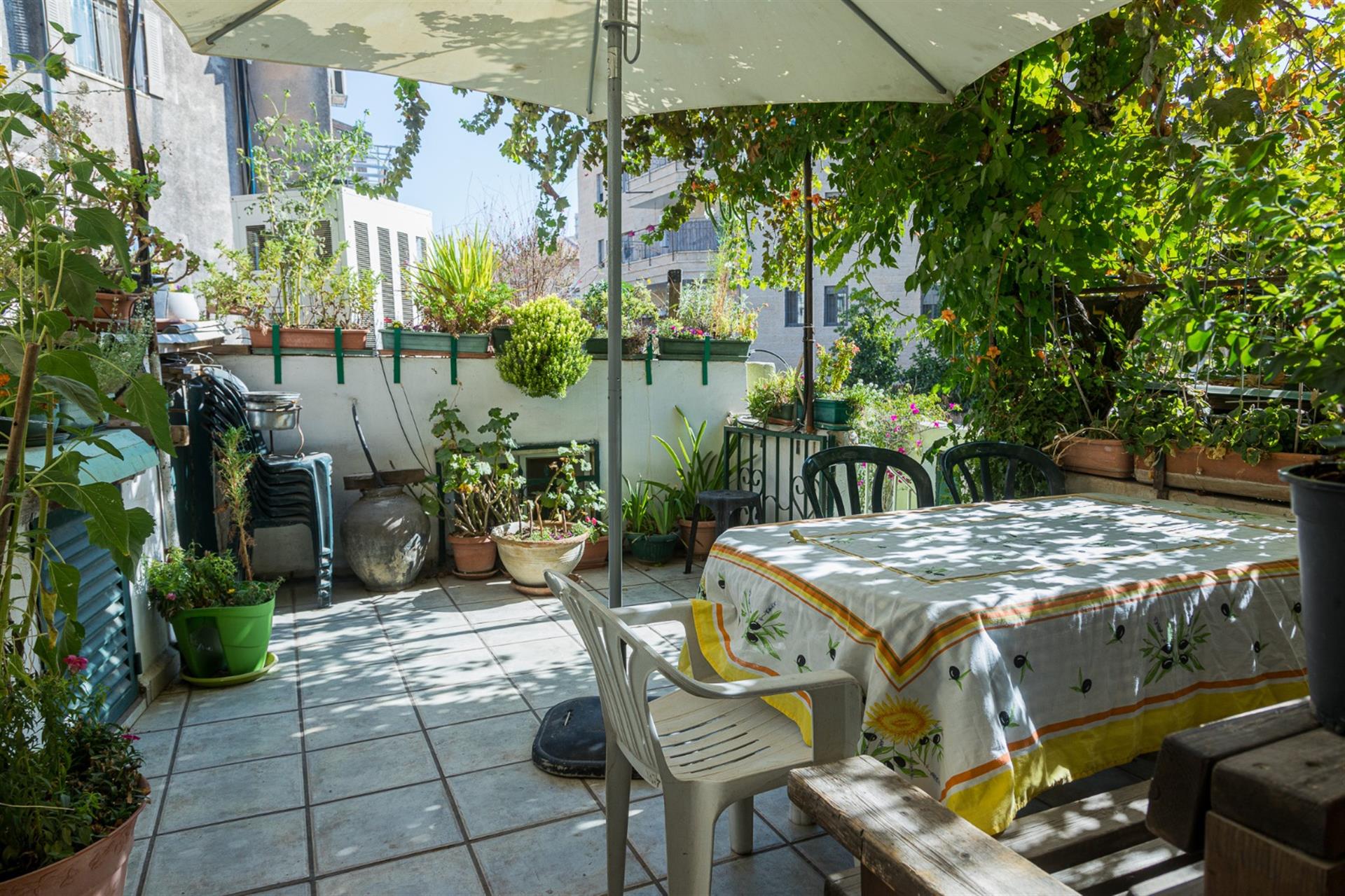 For sale in Nachlat Achim, Jerusalem