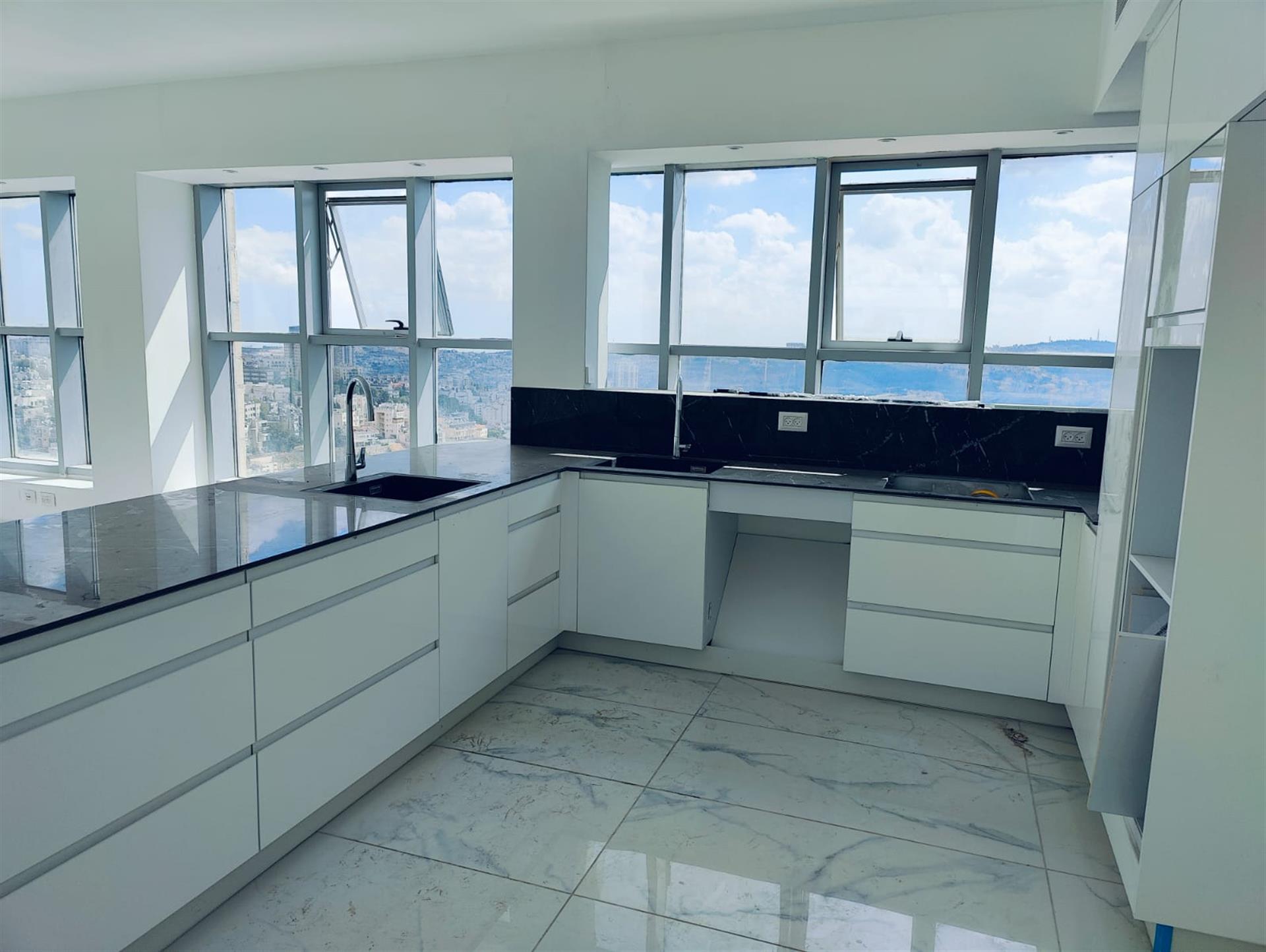 Penthouse for Sale in Kiryat Yovel / Beit Vagan