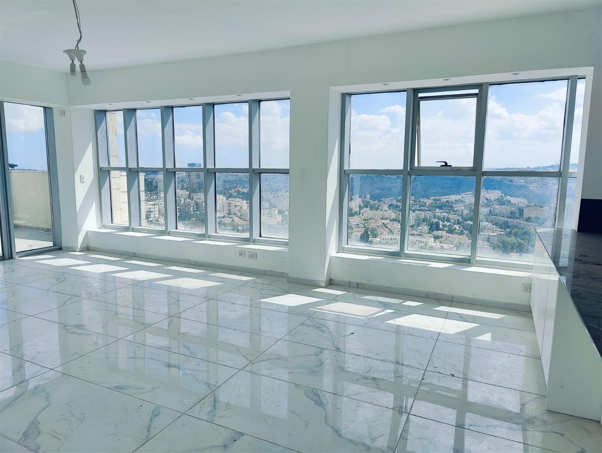 Penthouse for Sale in Kiryat Yovel / Beit Vagan