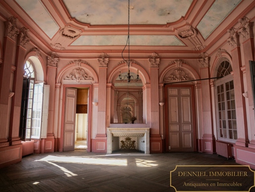 - Sumptuous And Powerful 18Th Century Chateau - Touraine - Magnificent Architecture By Mansart De Jo