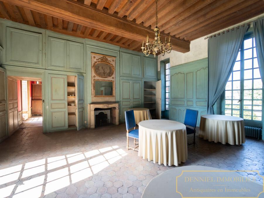 70Km from the west of Paris - Château Louis Xiii at the beginning of the 17th century - Former hotel