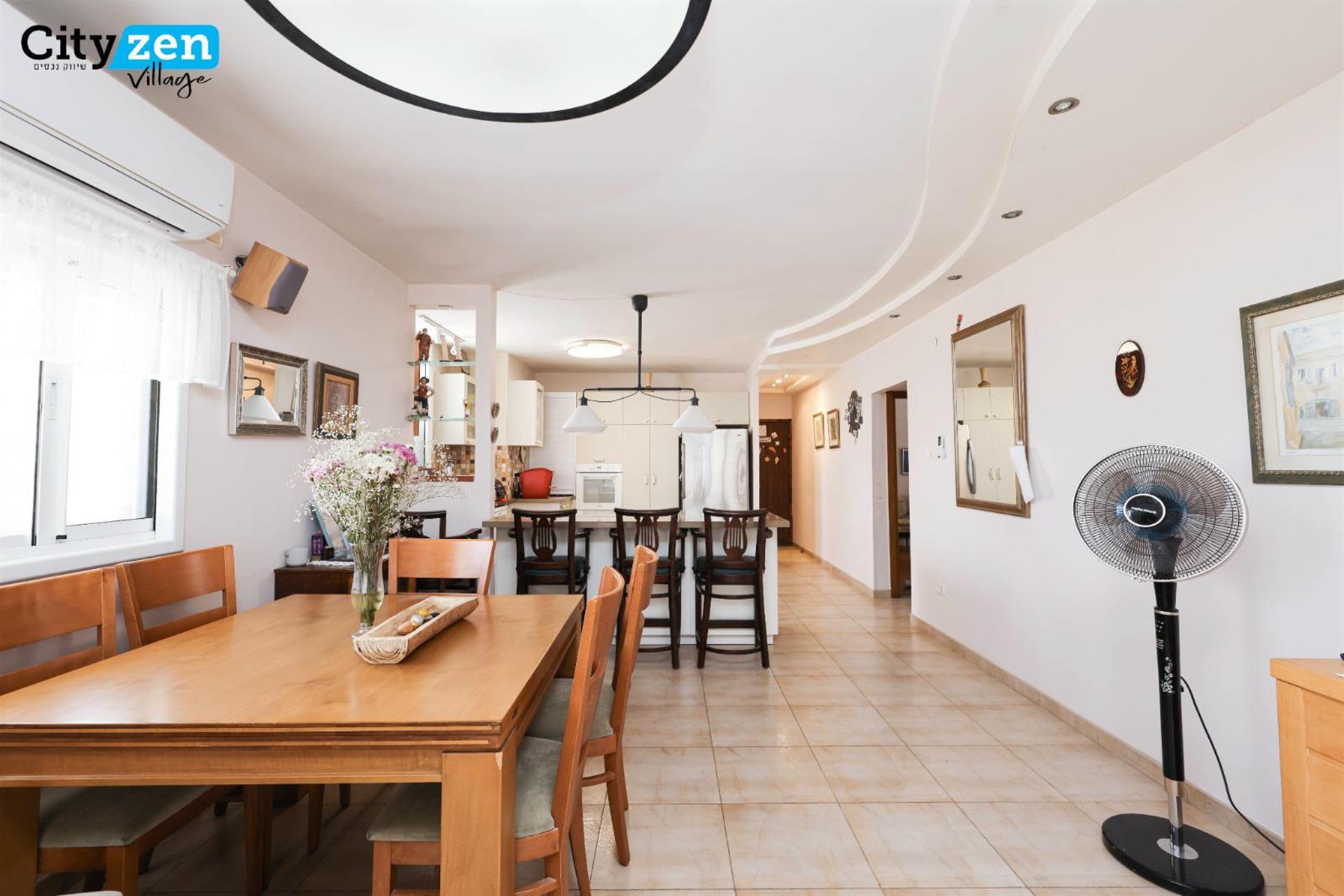 Spacious and renovated 5-room apartment on Brodetsky Street 