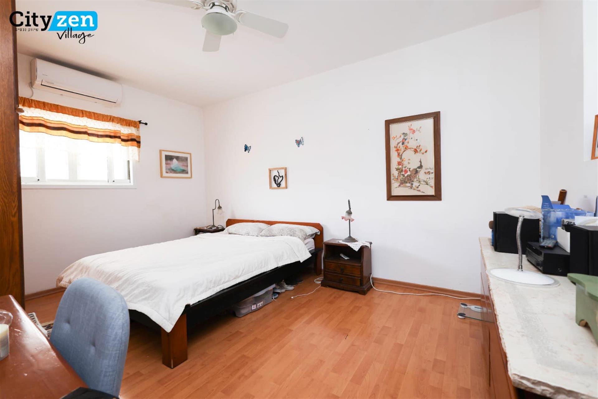 Spacious and renovated 5-room apartment on Brodetsky Street 