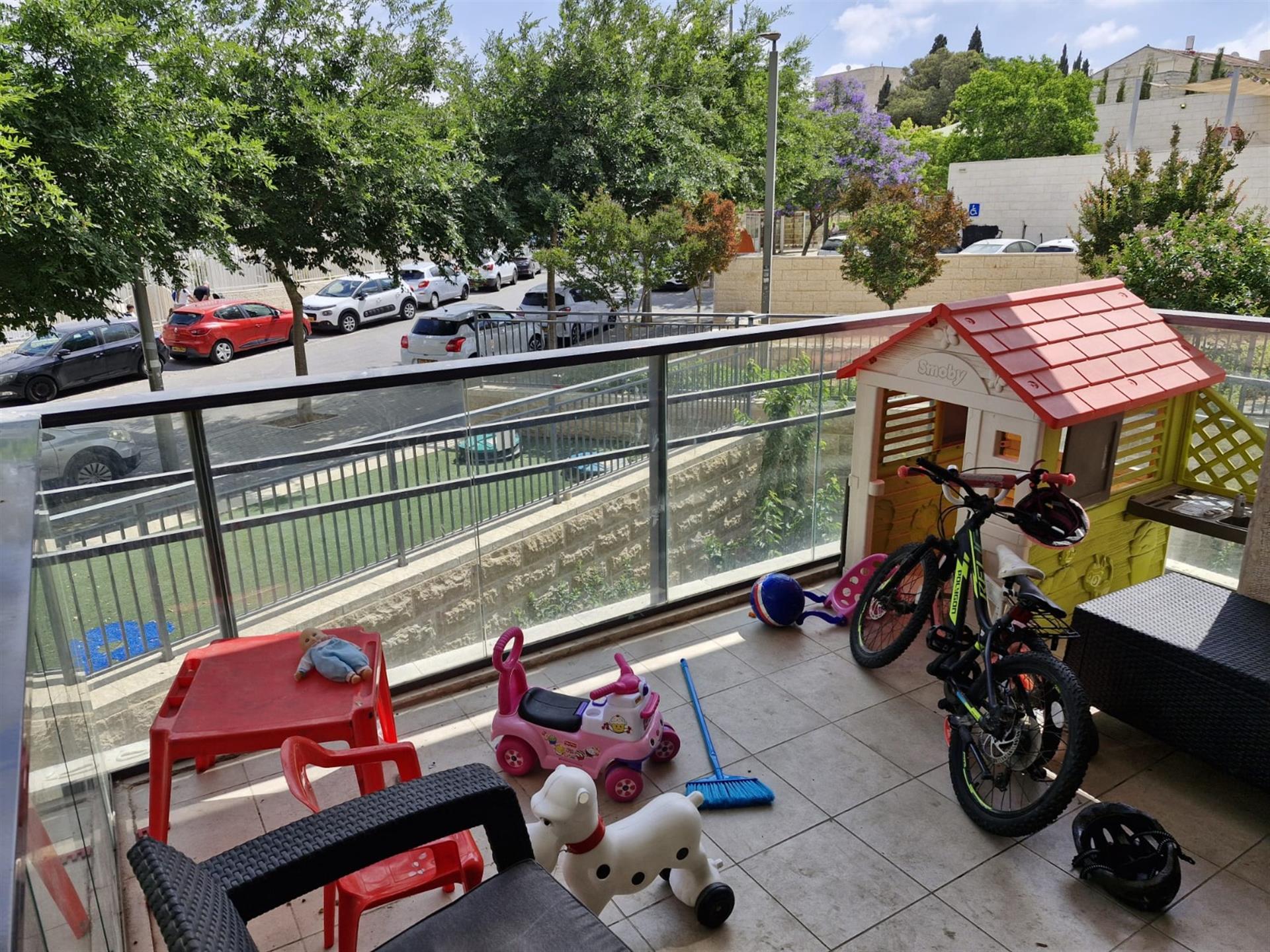 Exclusively in the Arnona neighborhood on HaShofet Haim Cohen Street