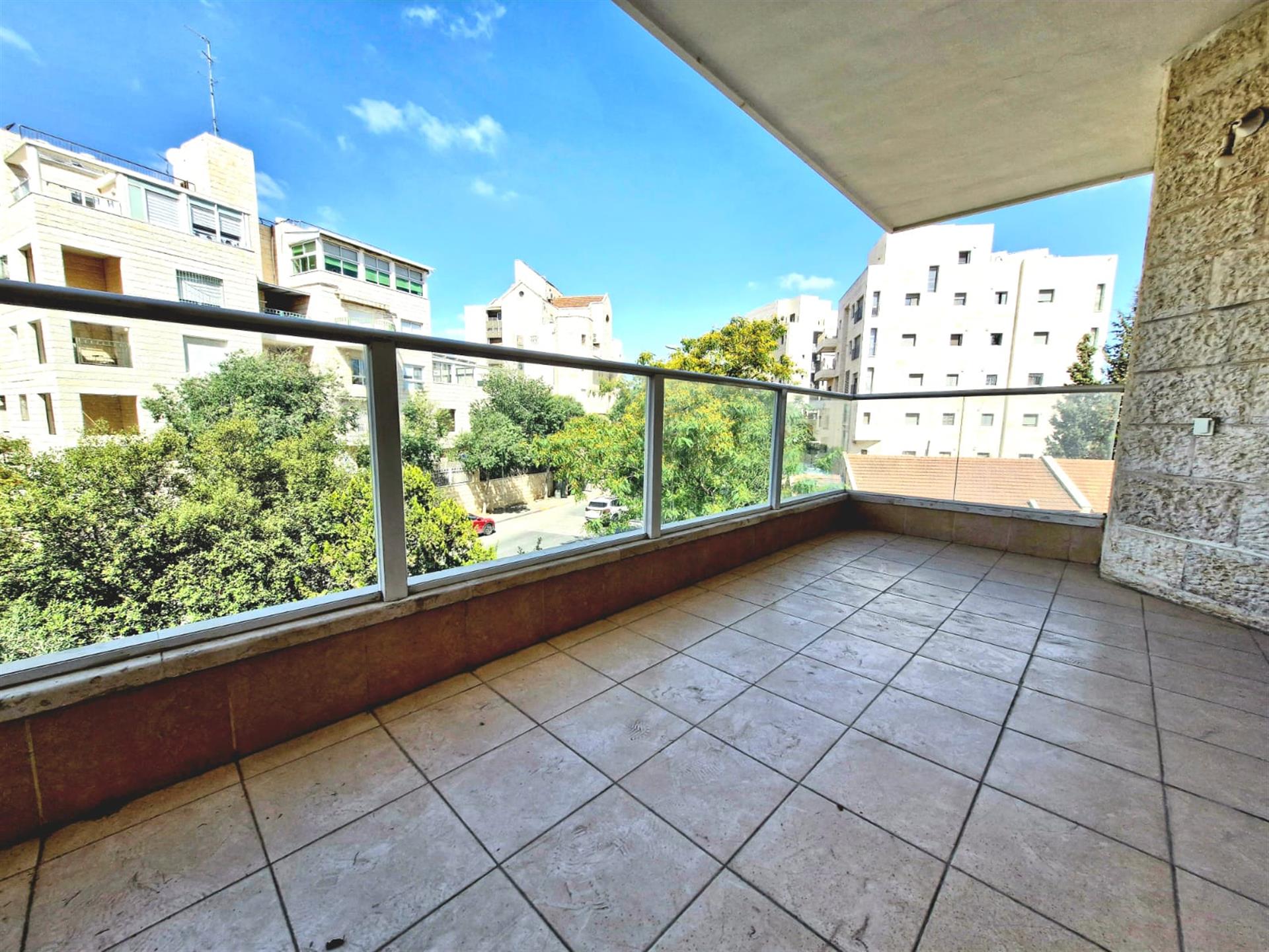 Price Drop! New exclusivity - for sale onMoshe Kol Street - the classic Beit Hakerem! 