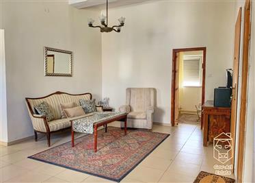 Exclusively! 4-room apartment in the style of an Arab house for sale in Katamon!