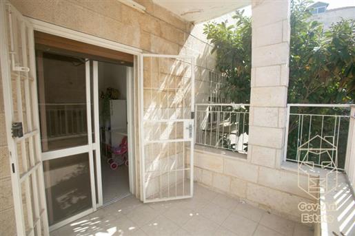 Building for sale in one of the best streets in Arnona This charming and private building is located