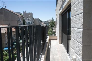 In a beautiful new boutique project in the prestigious Rehavia neighborhood - Lovely 3-room apartmen