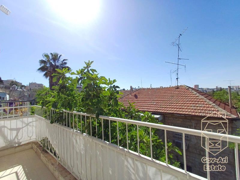 In the heart of old Katamon – a magical apartment on HaPorzim Street! 