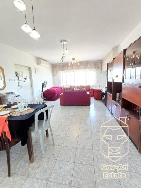 Charming penthouse for sale on Uziel Street!