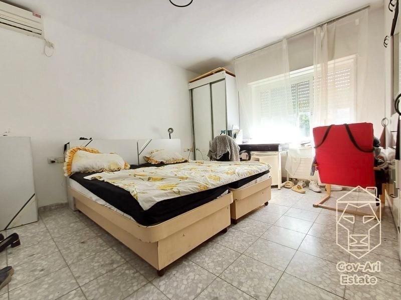 Charming penthouse for sale on Uziel Street!