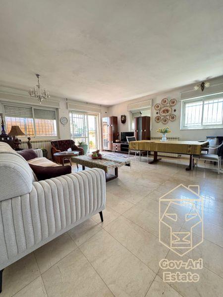 New for sale in the Gilo neighborhood – stunning apartment with a living unit!