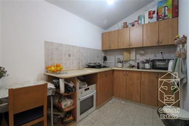 A house in Nachlaot with a private entrance for sale!
