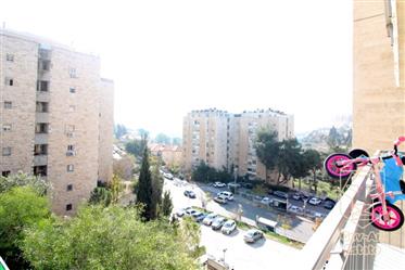 An apartment for sale in Givat Mordechai neighborhood in Jerusalem!