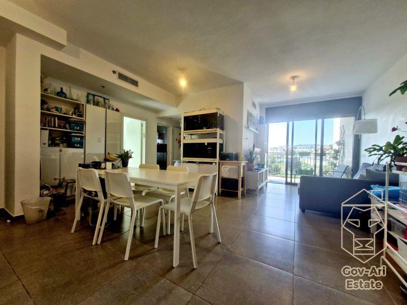 New on the Market! Stunning Apartment in a Boutique Building in Katamonim