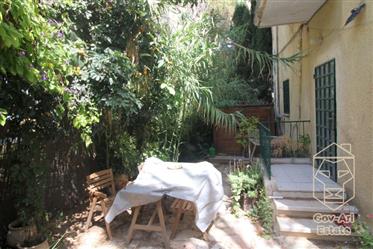 A charming garden apartment in the Rasko neighborhood in Jerusalem