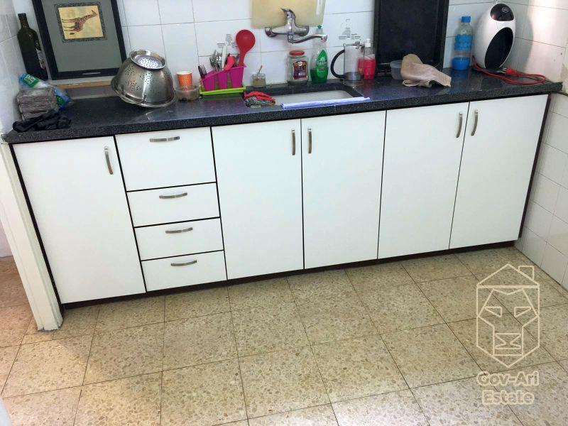 In the heart of the Arnona neighborhood, a charming 4-room apartment!