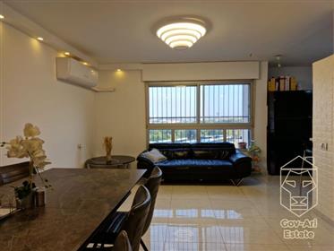 A charming and renovated 4-room apartment for sale in the Gilo neighborhood in Jerusalem, with a stu