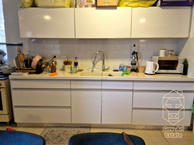 For sale in Givat Mordechai – apartment with huge potential!