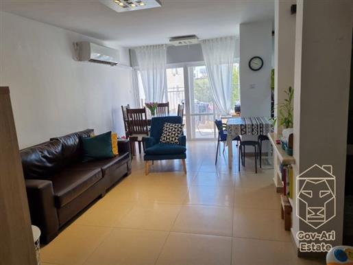 Een uitstekend appartement te koop op een toplocatie in de wijk Katamonim!