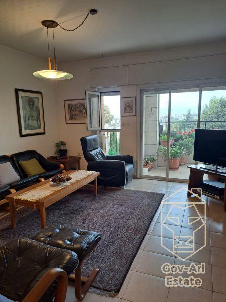 For sale in old Katamon – stunning 4-room apartment!