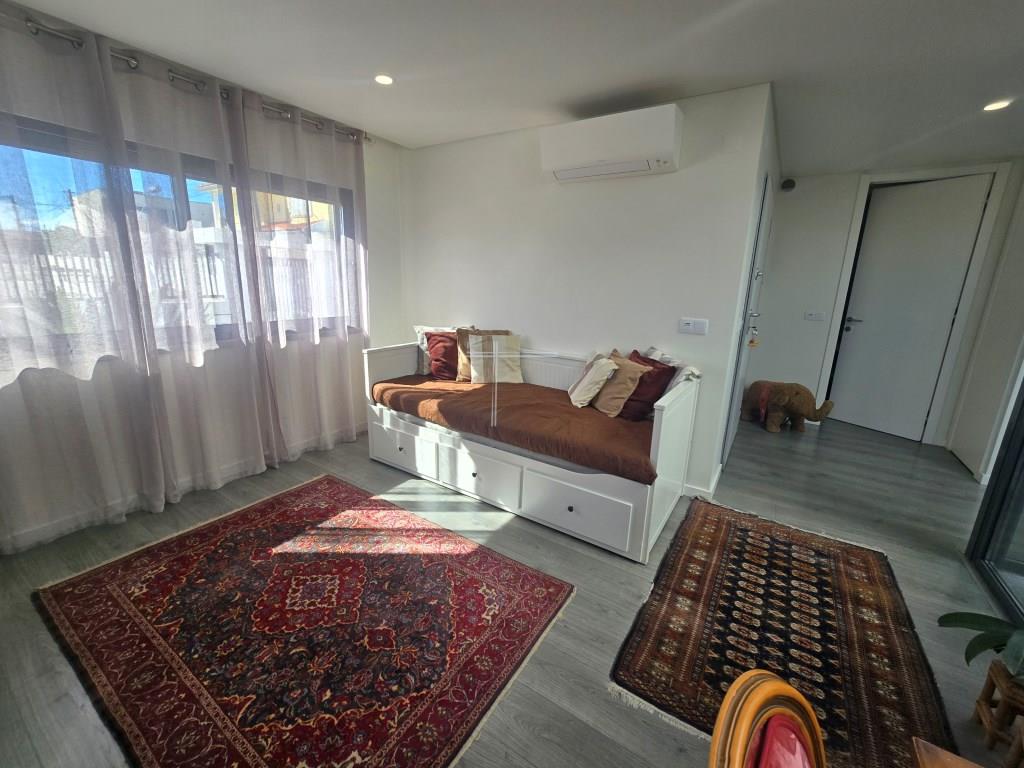 Detached house T4, contemporary architecture with garage and swimming pool - Quinta de Valadares