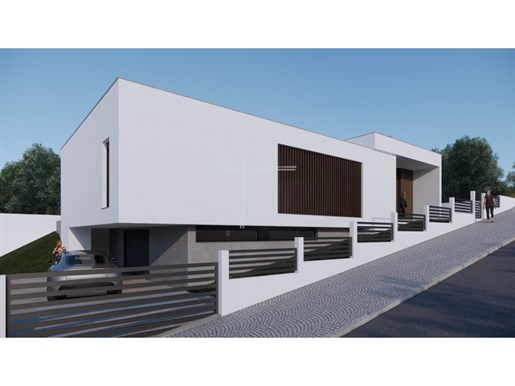 Grond voor de bouw van een gelijkvloers huis met 3 slaapkamers - Alto do Indio