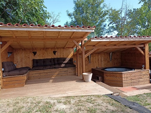 Limoux Haus von 130 m2, intimer Garten, von 260 m2 Terrasse und Spa + Garage 130m2