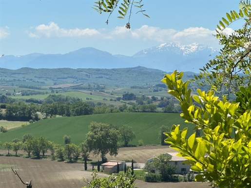 Sale: mansion (210 m²) in Ferran with views of the Pyrenees