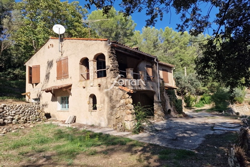 For sale in Salernes villa of 70 m² to renovate + basement on