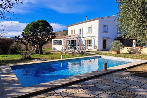 Renovated Villa Of 160 M² On Land With Quiet Pool