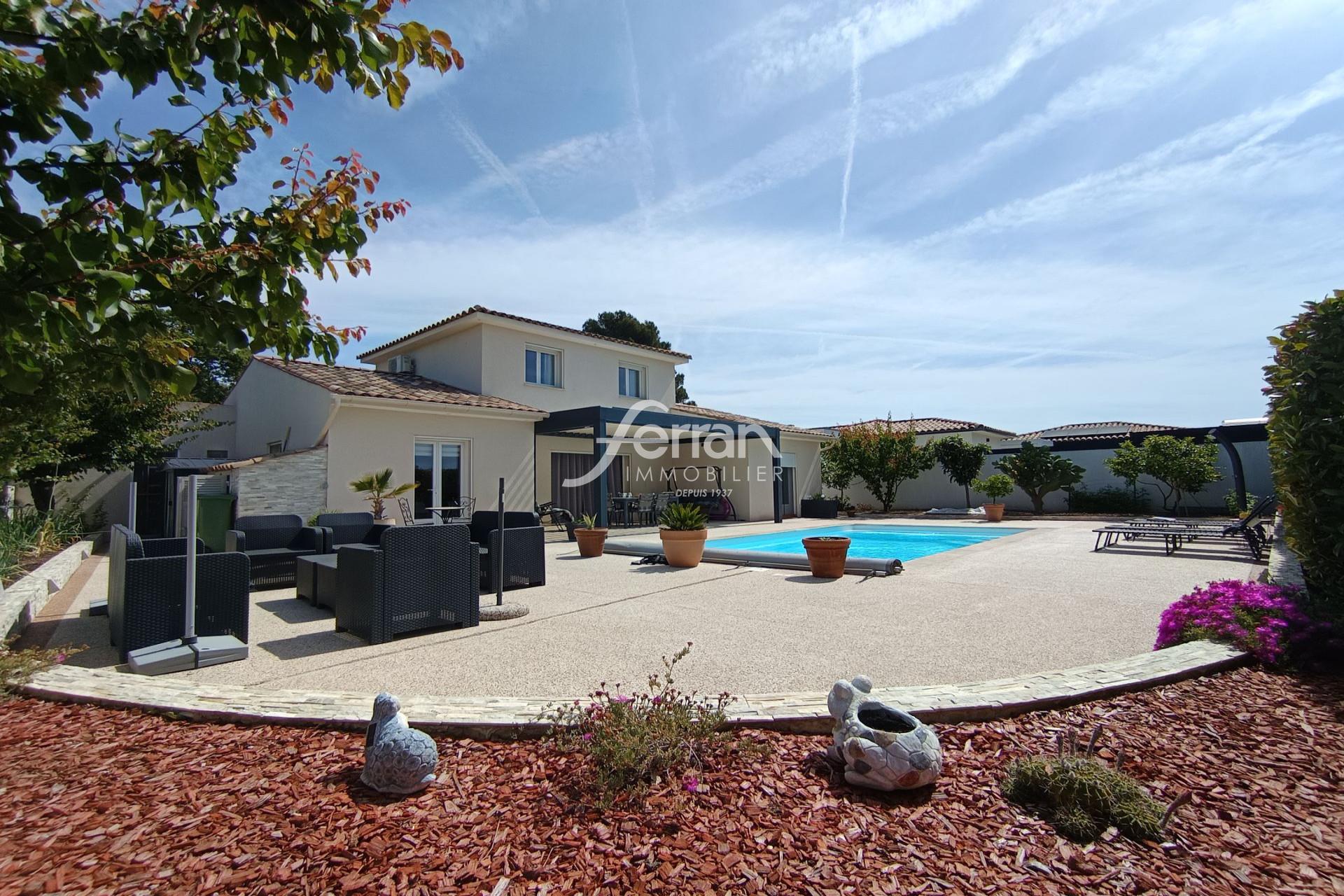Come and settle down in this 139m² villa (including 112m² + 27