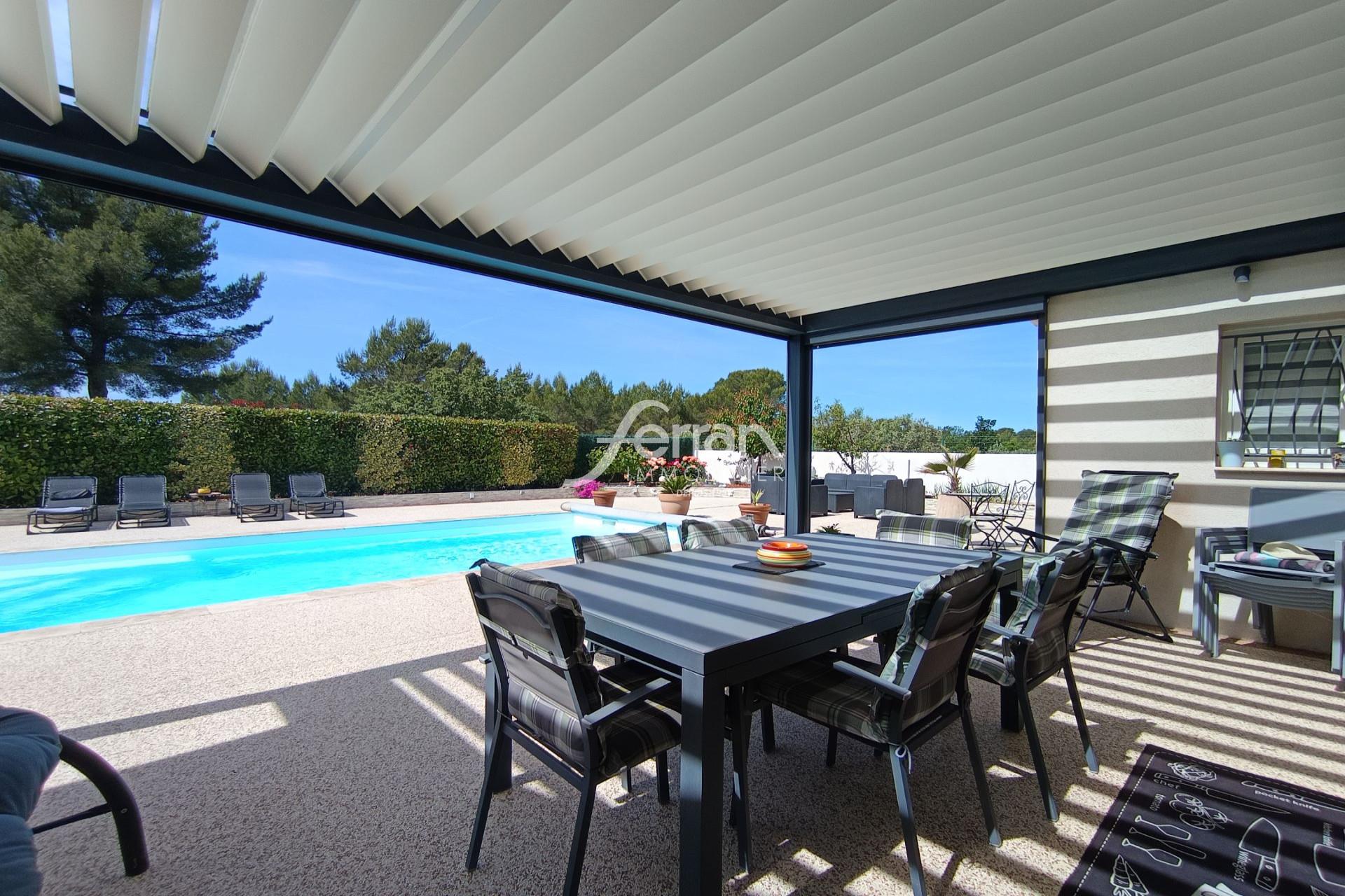Come and settle down in this 139m² villa (including 112m² + 27