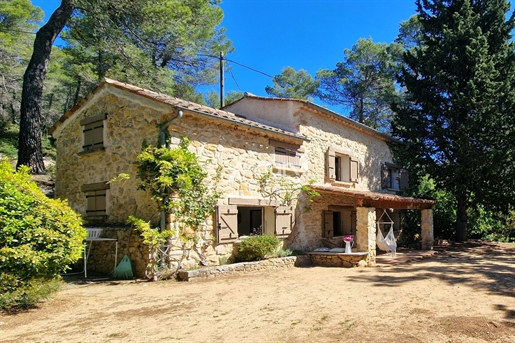 For sale in Salernes stone villa on a plot of 1hect