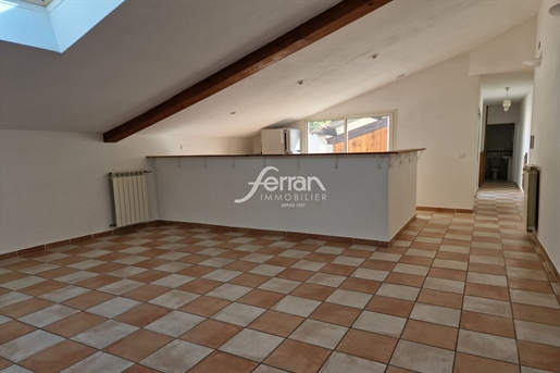 For sale in Villecroze apartment with terrace