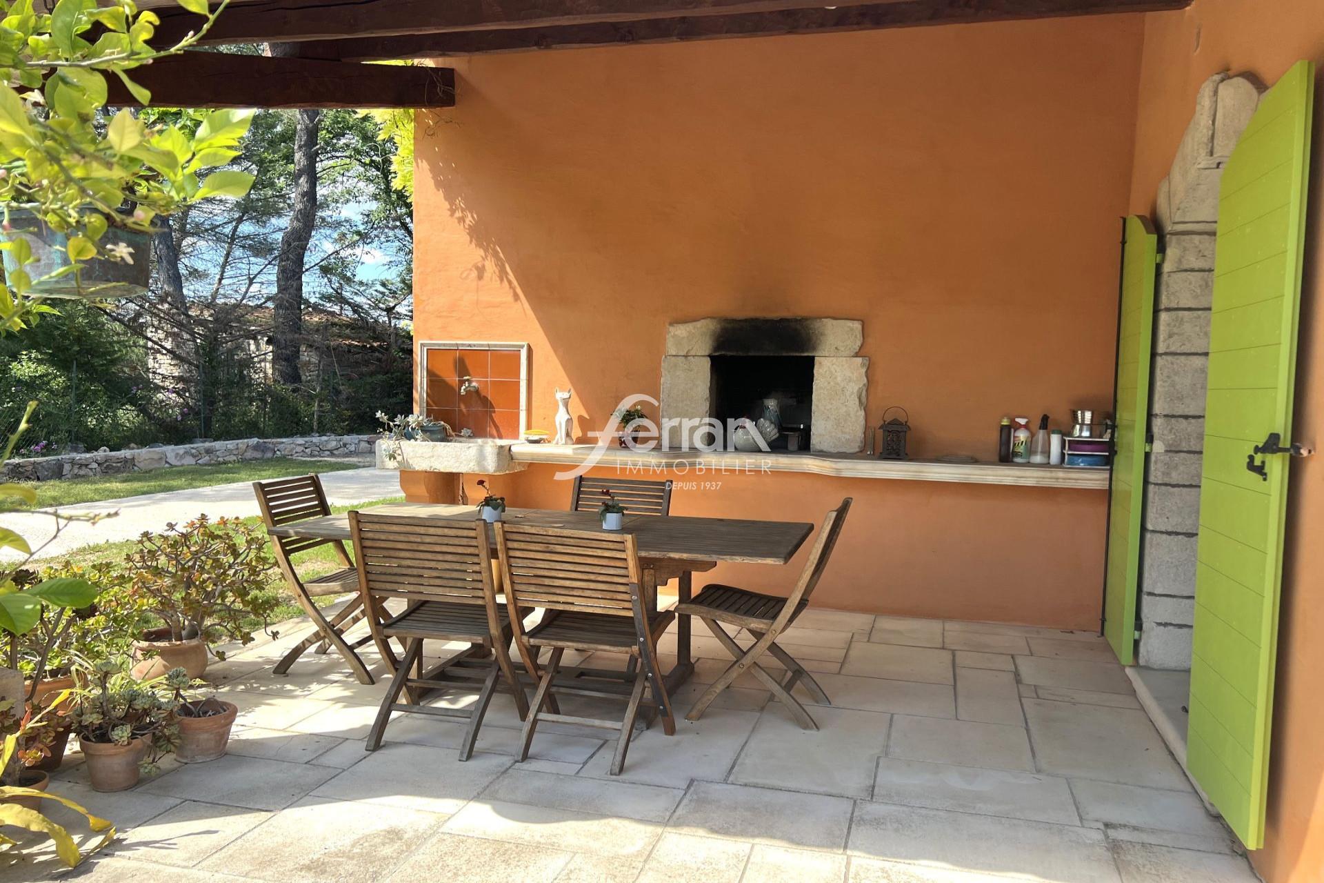 For sale, in Trans-en-Provence, villa of 135 m2 on flat and en