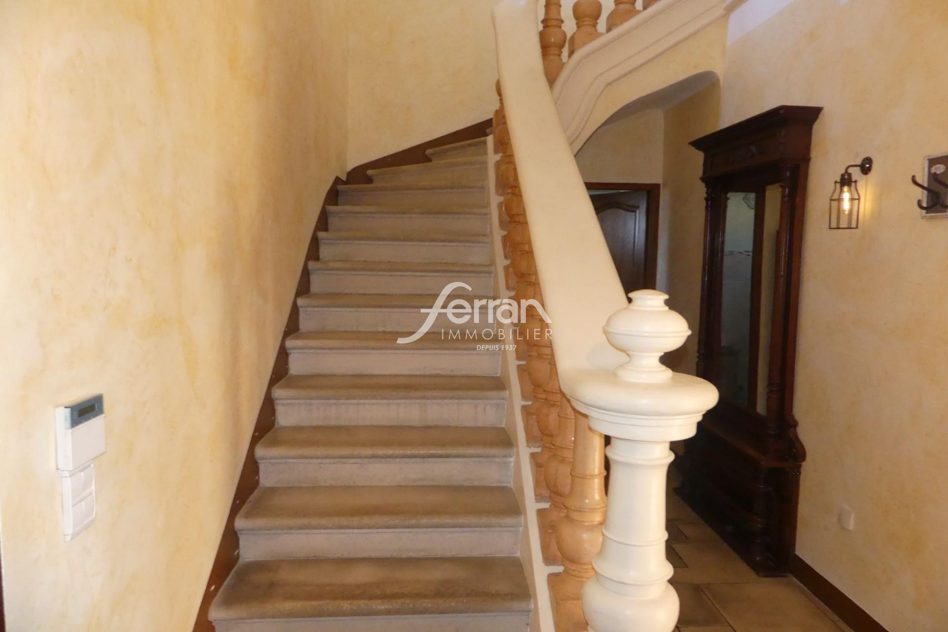 For sale, in Trans-en-Provence, villa of 135 m2 on flat and en