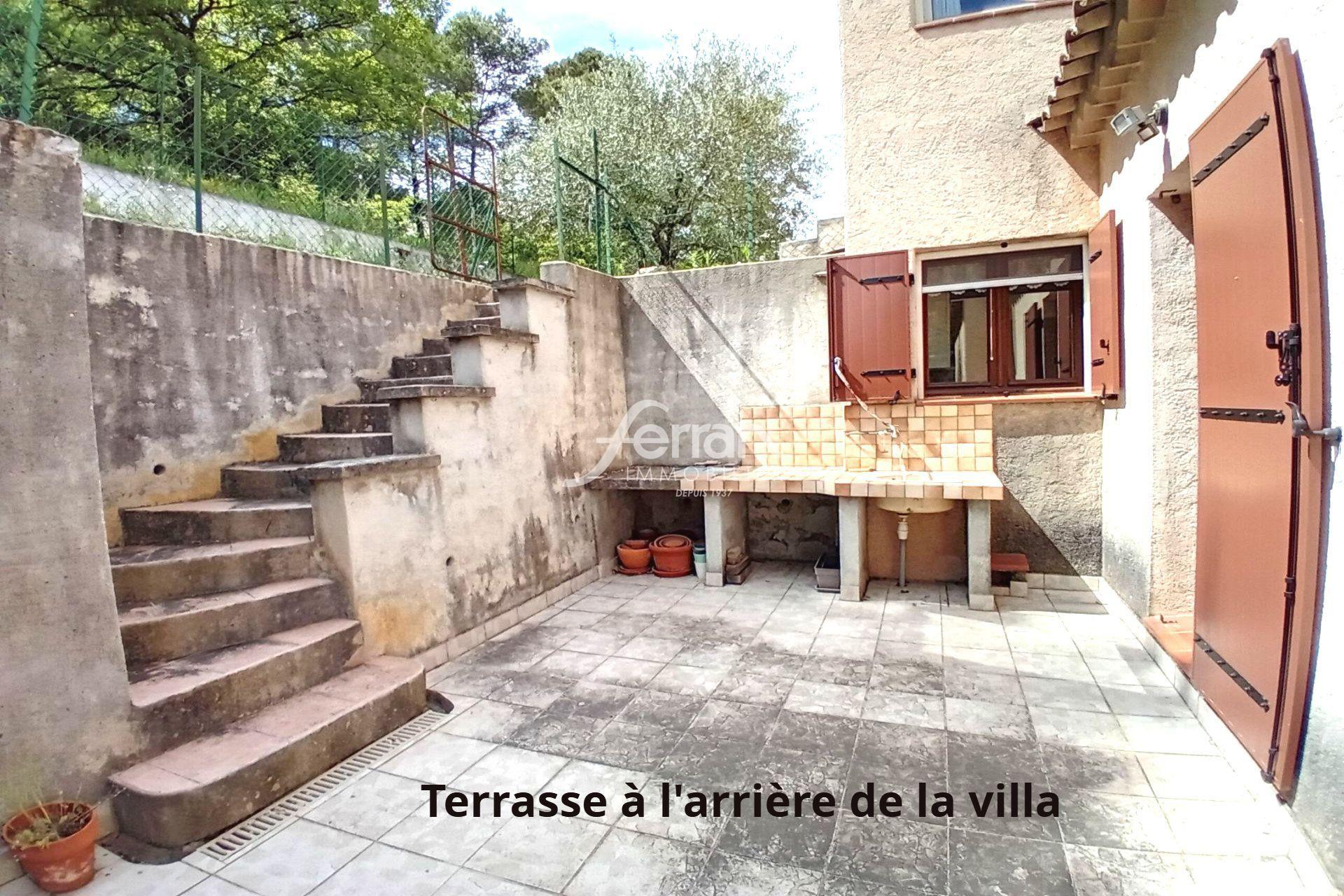 For sale Traditional villa of approx. 90M² + garage of approx.
