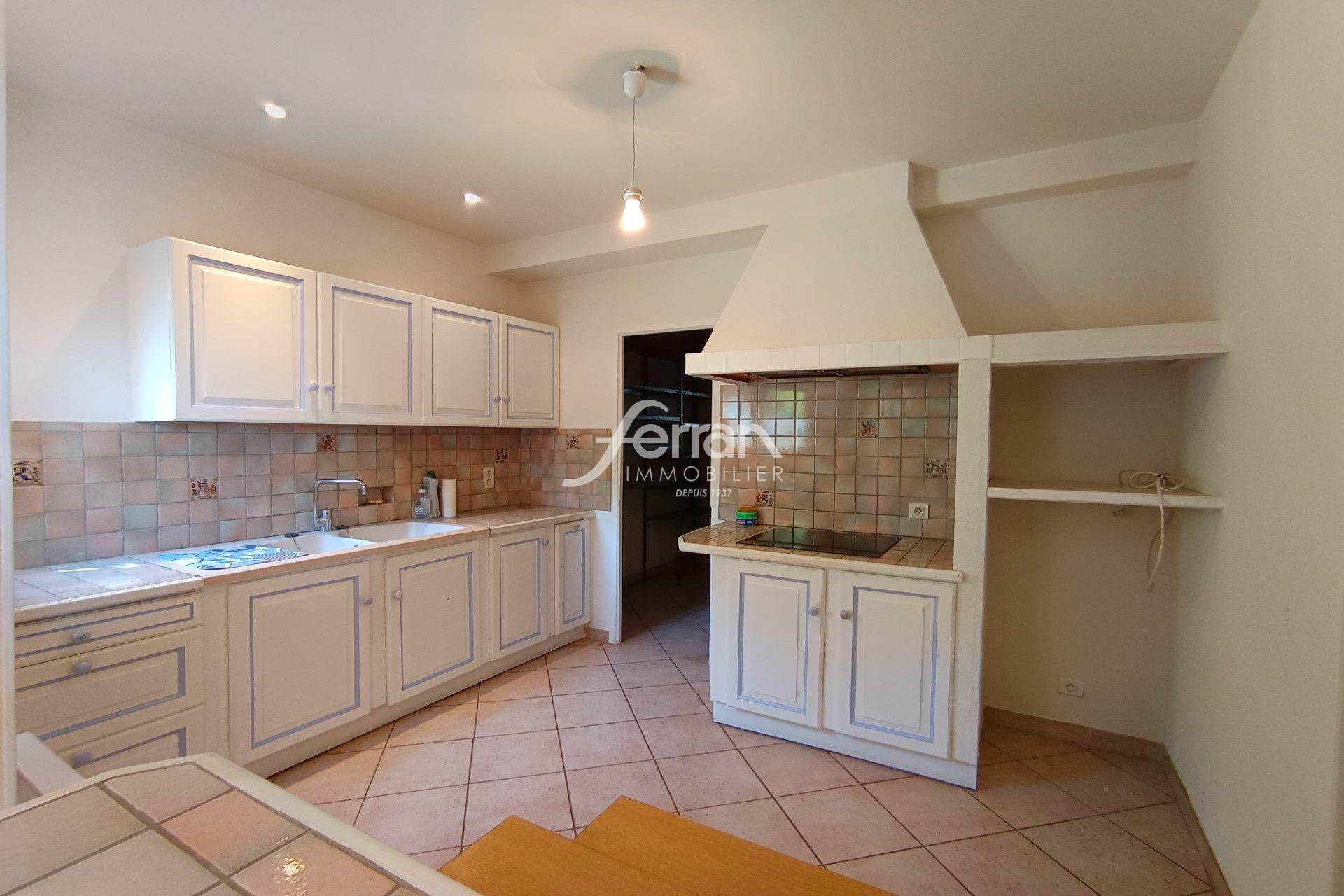 For sale Traditional villa of approx. 90M² + garage of approx.