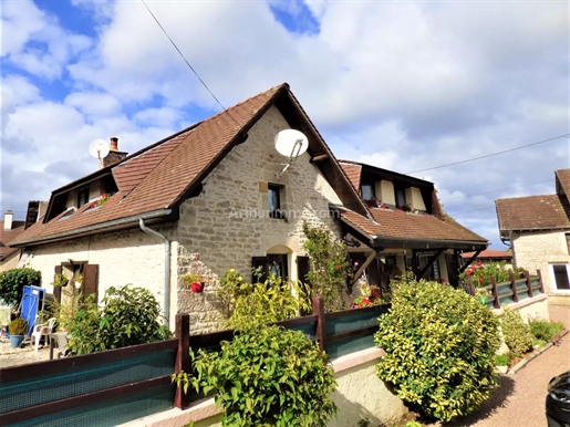 Burgundy - Country house - 124m² - 3 bedrooms - Courtyard/Garden