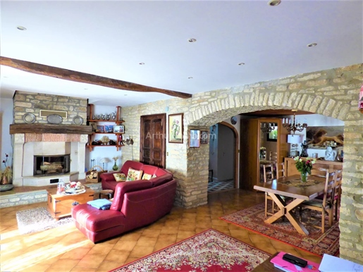 Burgundy - Country house - 124m² - 3 bedrooms - Courtyard/Garden