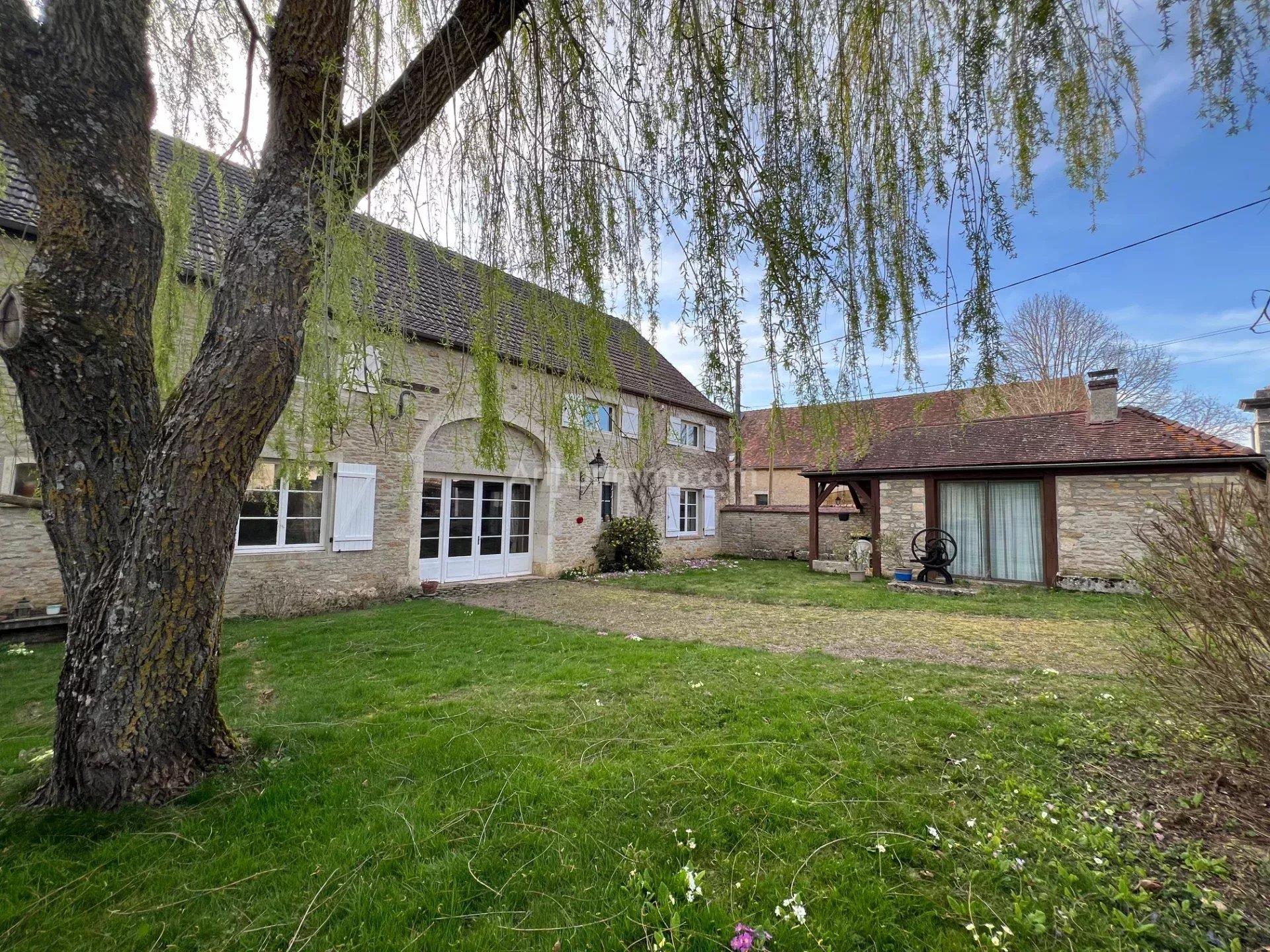 Mont Saint-Jean, Exceptional property with a lot of charm