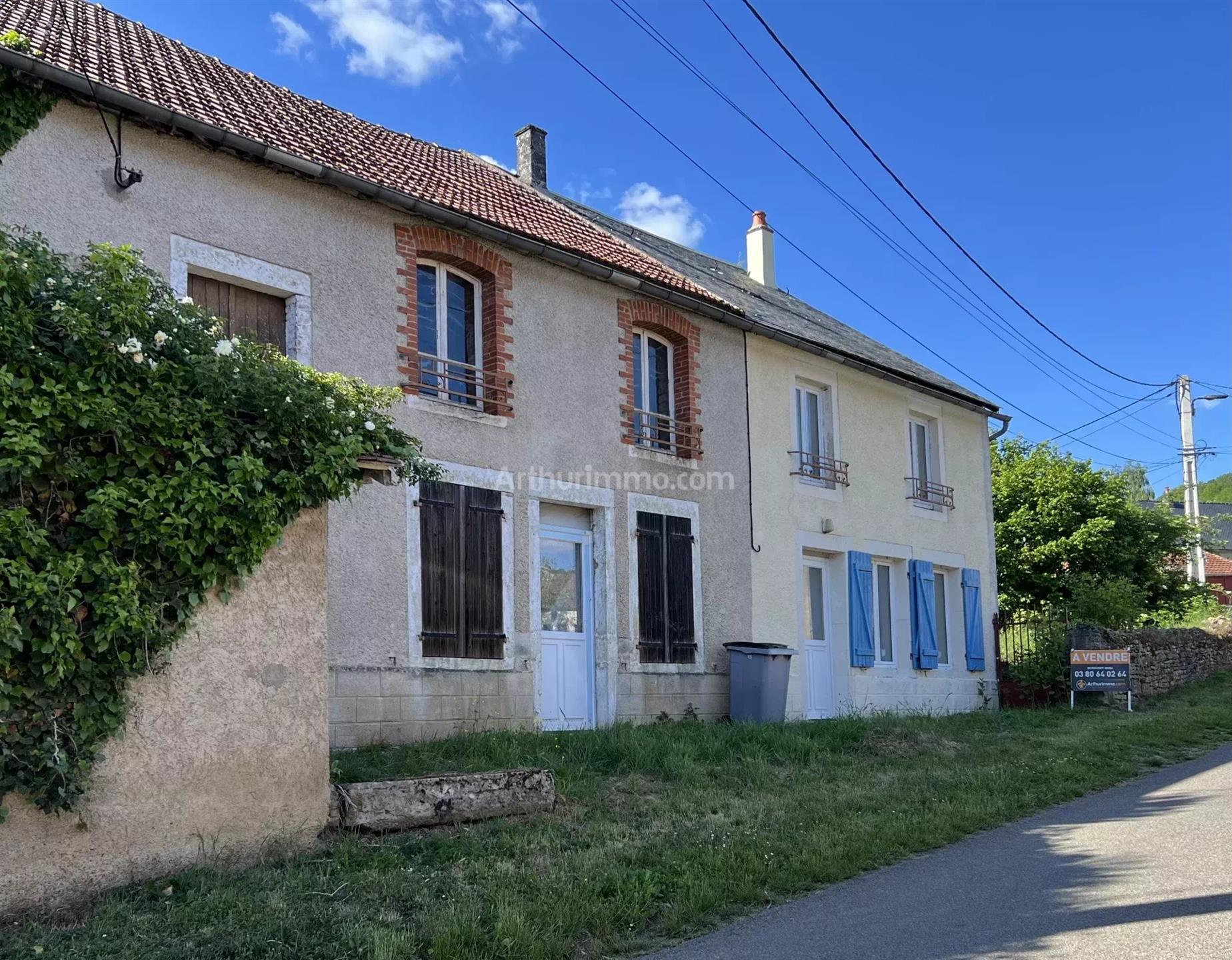 A mi-chemin entre Saulieu Et Arnay Le Duc
