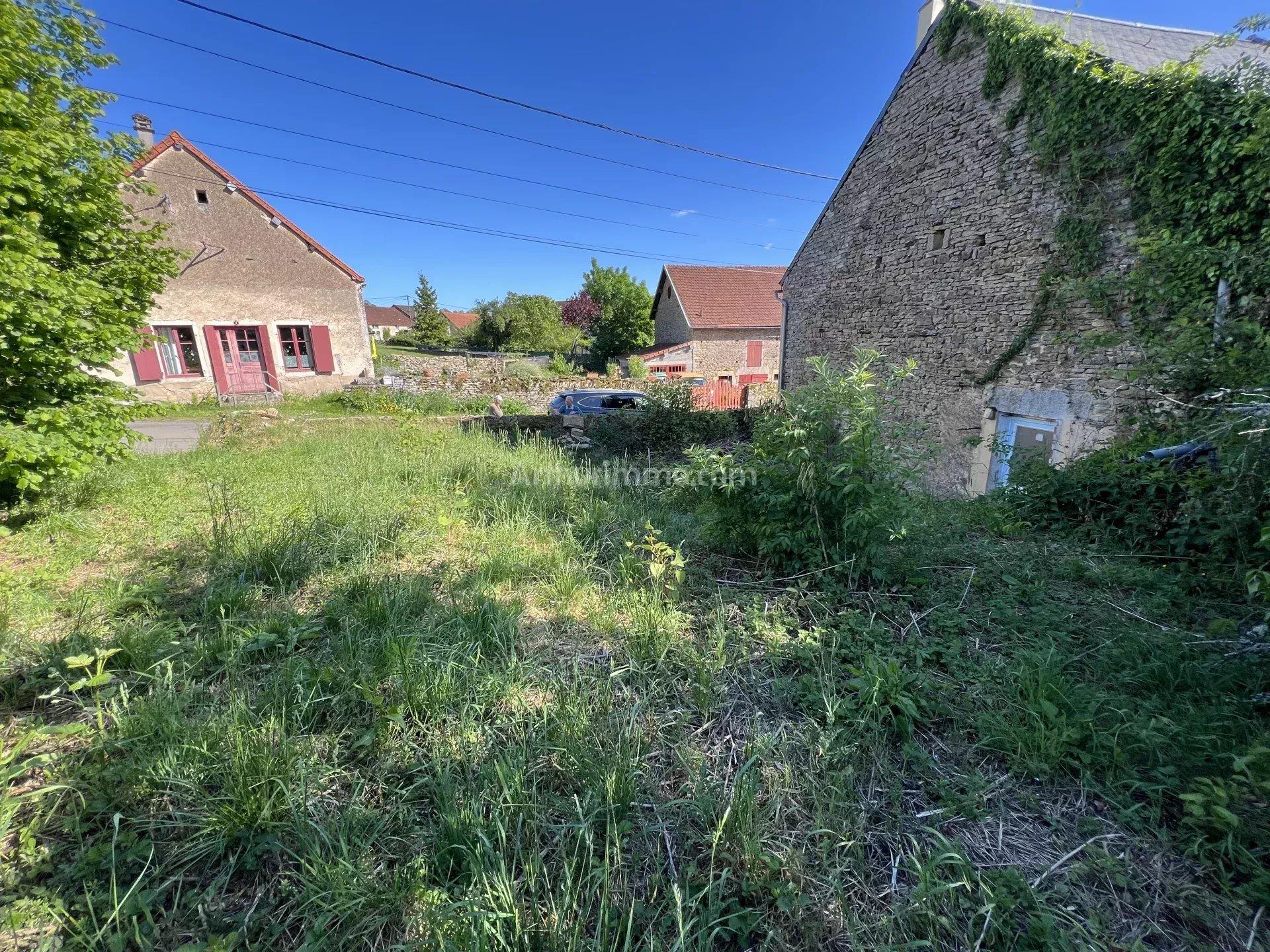 A mi-chemin entre Saulieu Et Arnay Le Duc